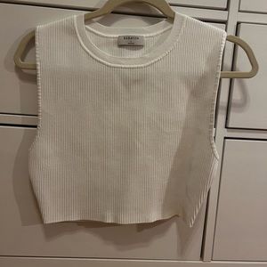 Babaton ribbed cropped tank.